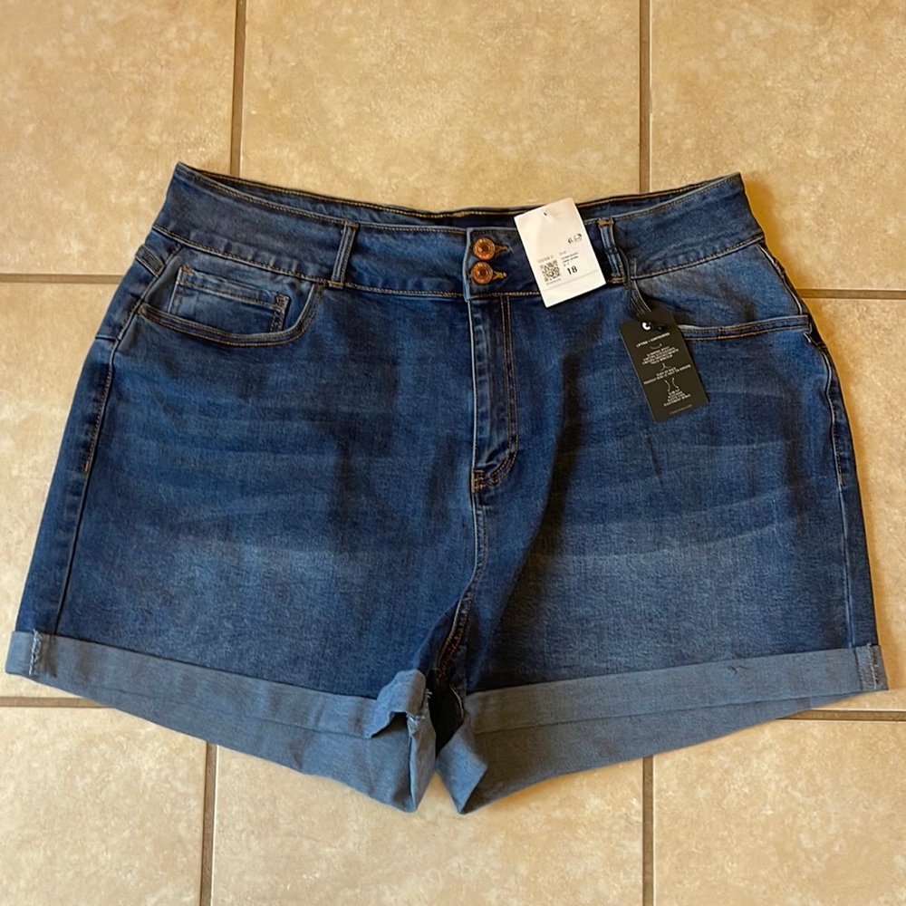 Plus Size Cuffed Denim Shorts